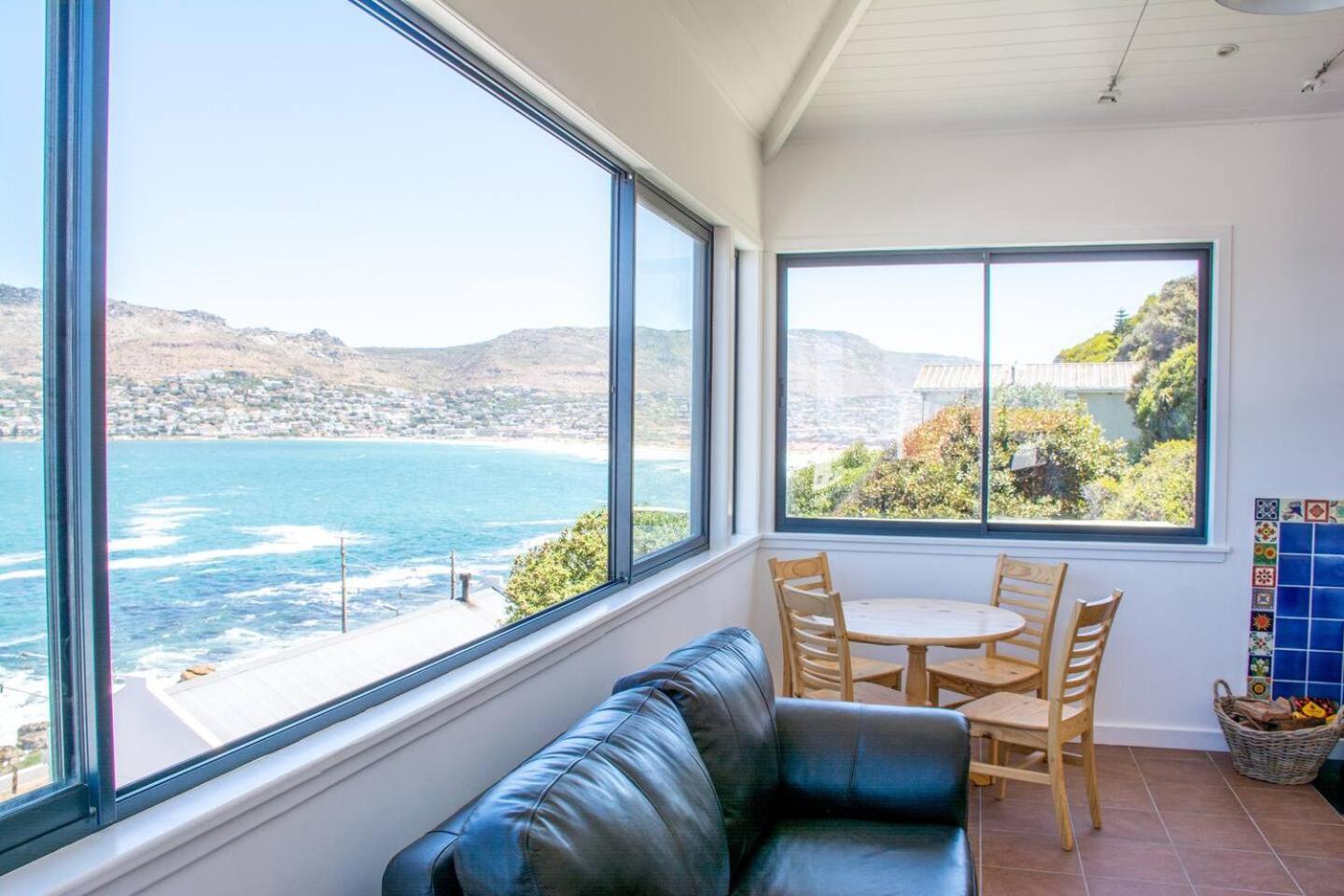 Modern Beach Apartment By Open Home Kalk Bay Esterno foto